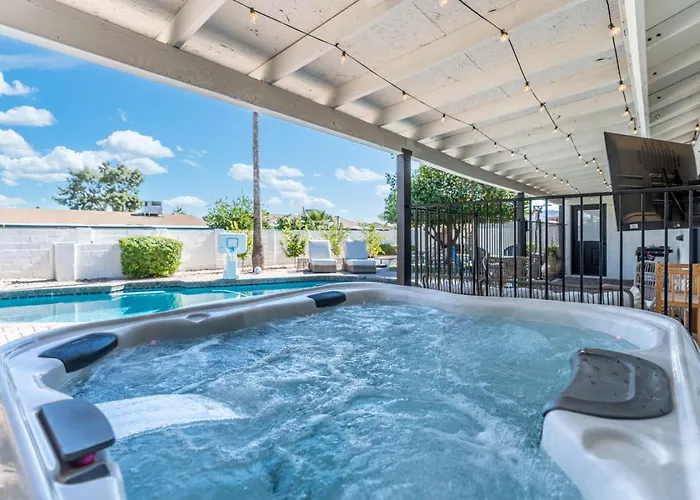 Holiday home Modern With Hot Tub And Pool *